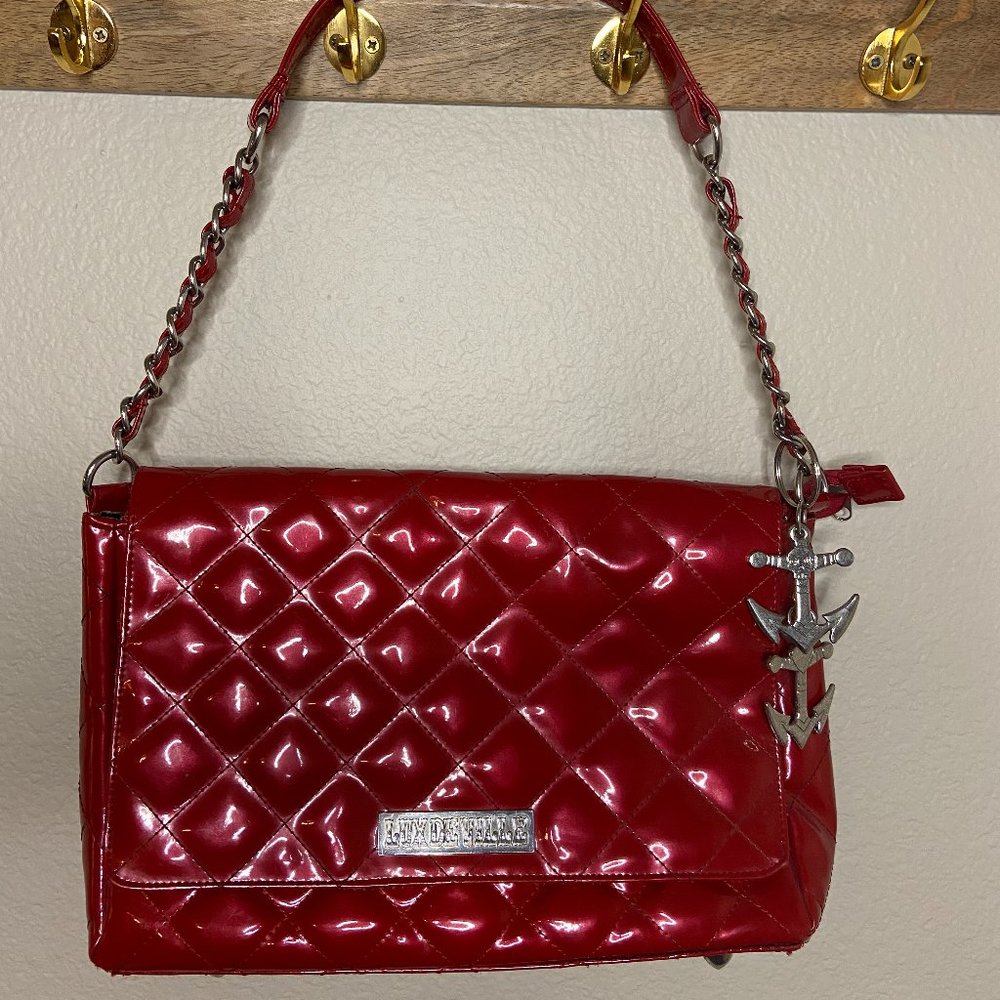 Lux DeVille Red Diamond Tuck Retro Style Purse
